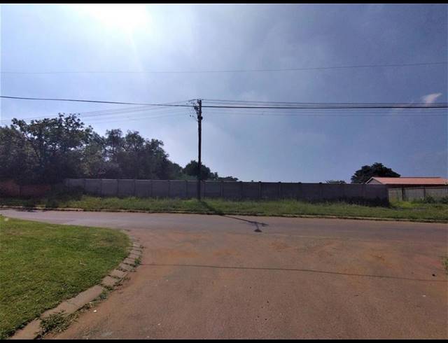 LAND FOR SALE IN RIVERSDALE